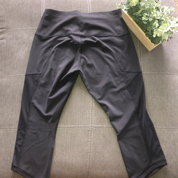 lululemon Mesh Crop Pants - Worn Once! - Picture 5 of 5